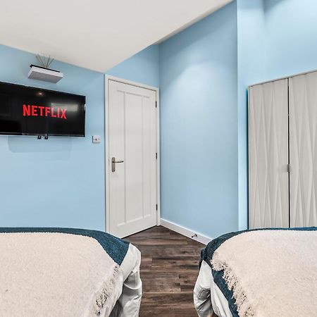 Elegant Retreat In Cheltenham - Garden & Parking Included Экстерьер фото