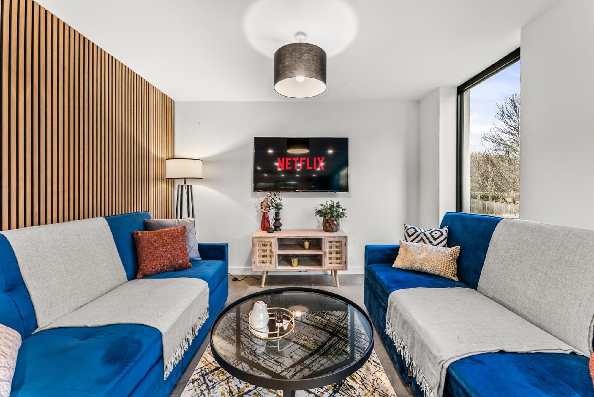 Elegant Retreat In Cheltenham - Garden & Parking Included Экстерьер фото