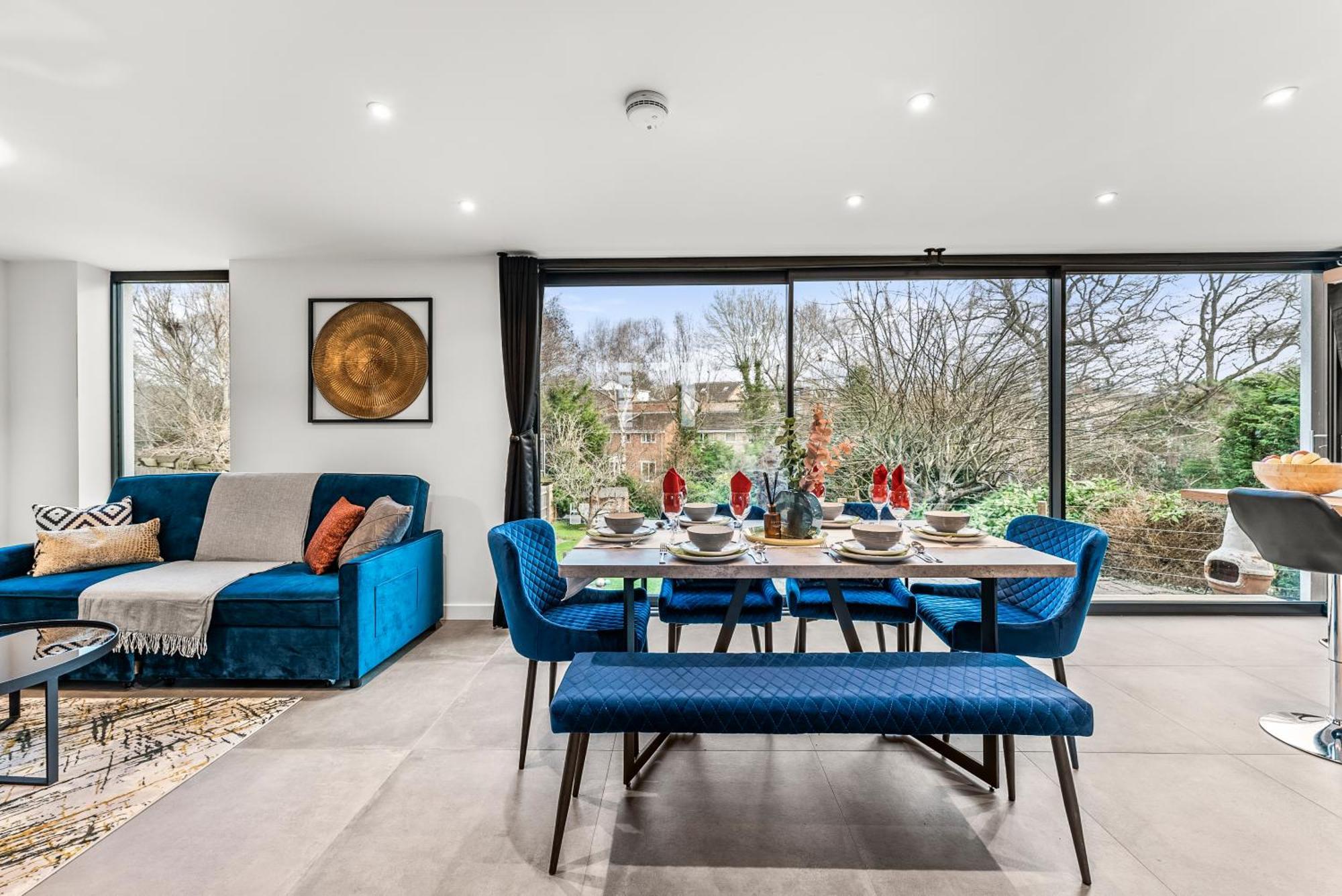 Elegant Retreat In Cheltenham - Garden & Parking Included Экстерьер фото