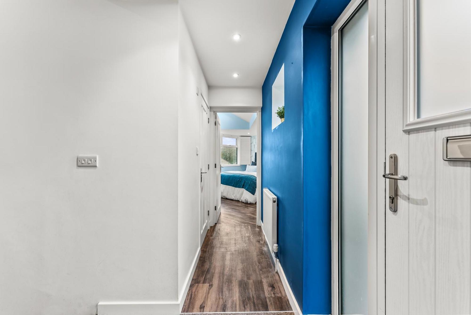 Elegant Retreat In Cheltenham - Garden & Parking Included Экстерьер фото