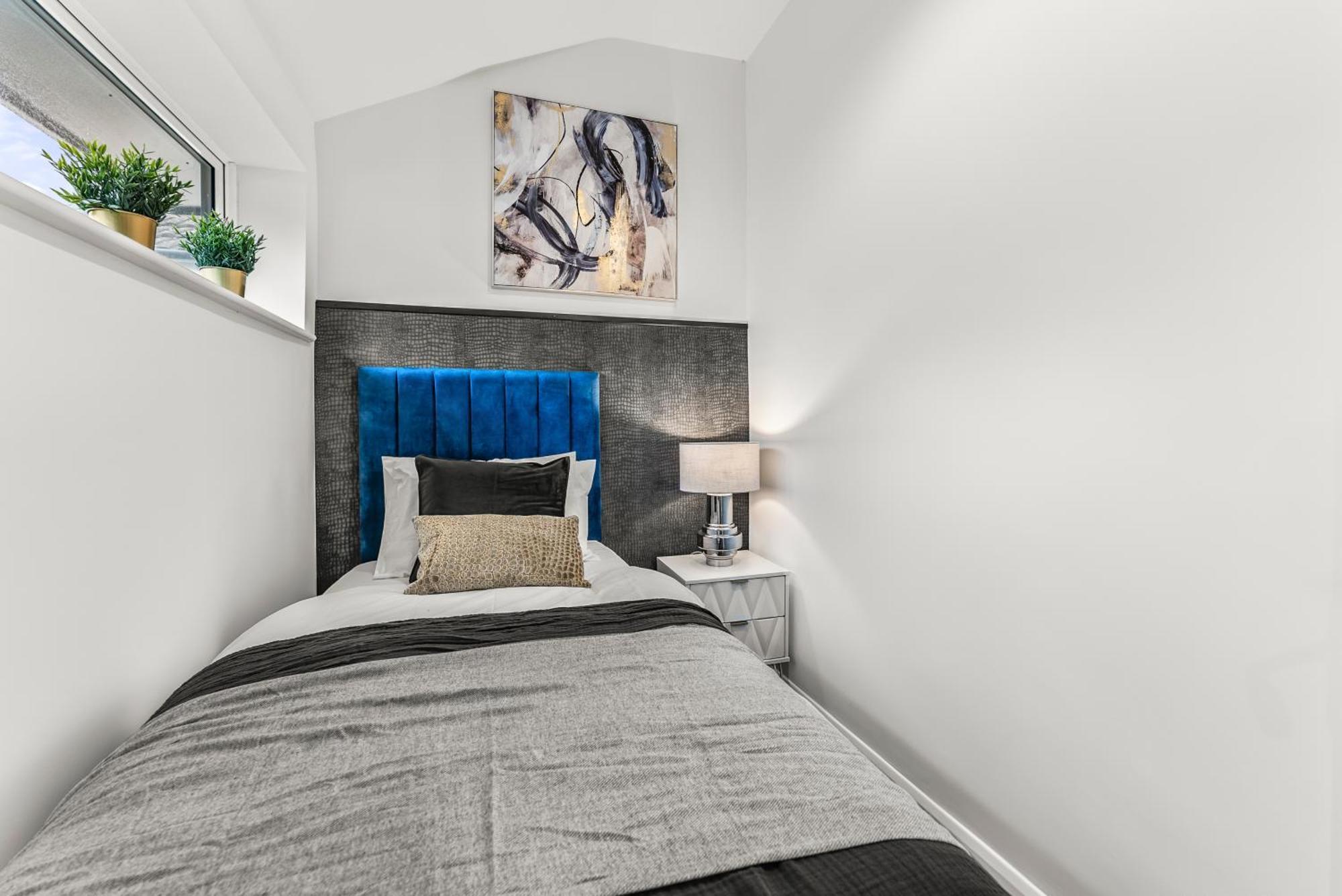 Elegant Retreat In Cheltenham - Garden & Parking Included Экстерьер фото