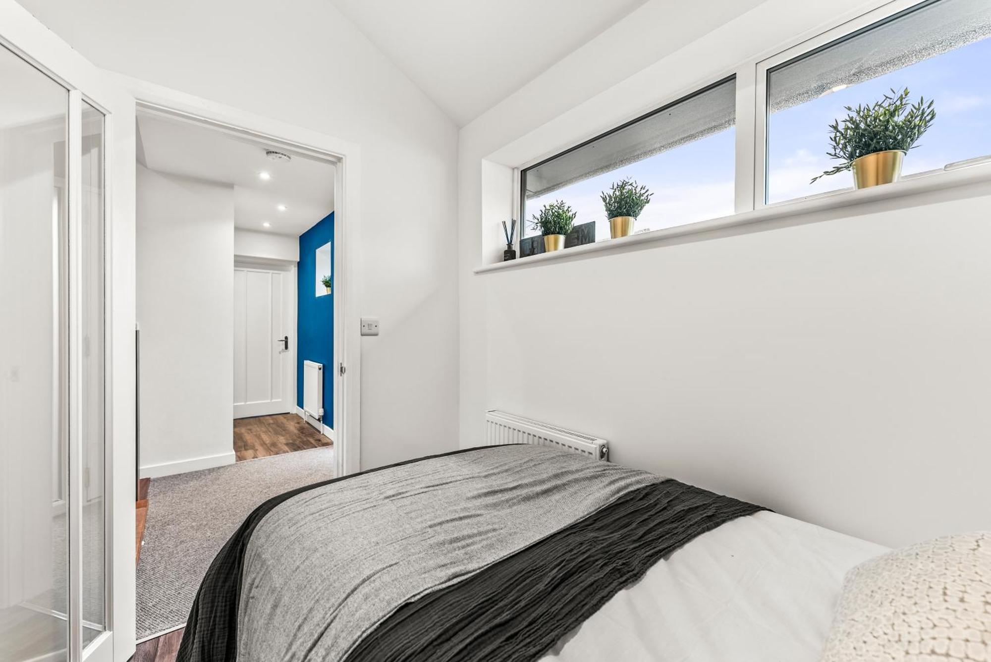 Elegant Retreat In Cheltenham - Garden & Parking Included Экстерьер фото